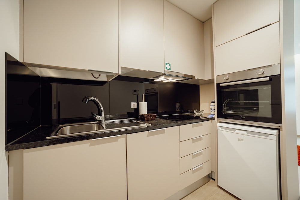 Carmo Residence Porto - S Helena by Vacationy