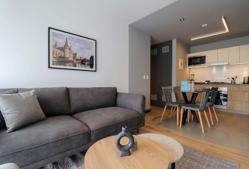 w Elegant 2BR w Great Deco in San Isidro
