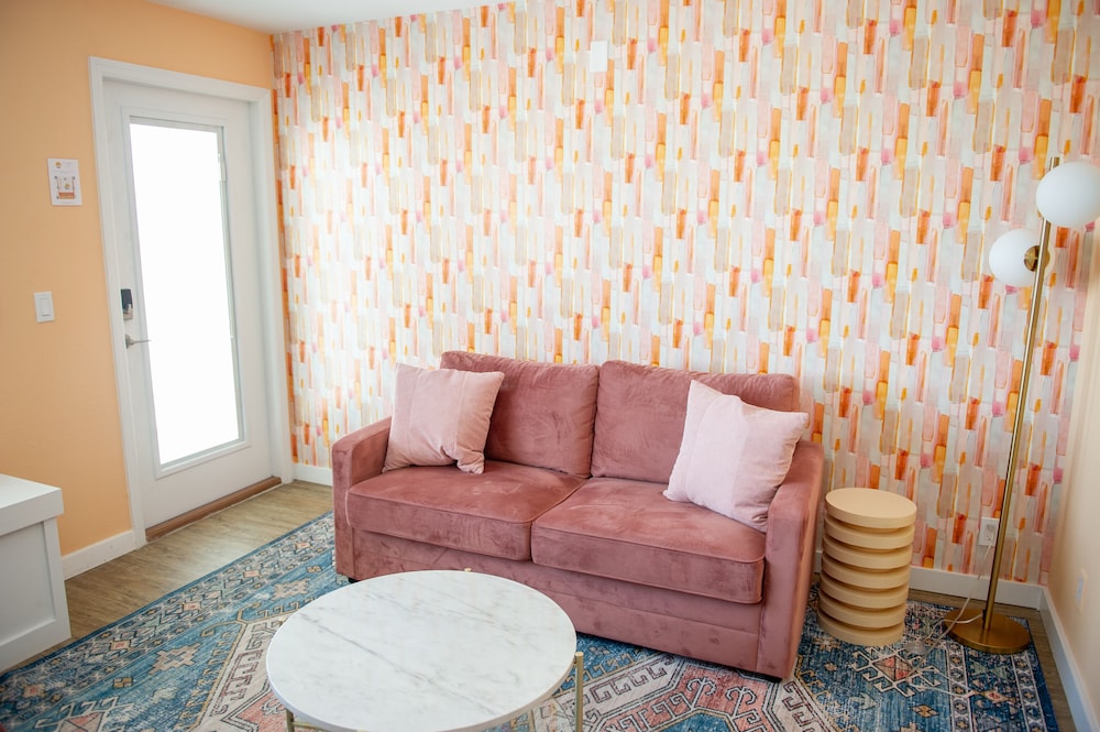 Sunburst Inn