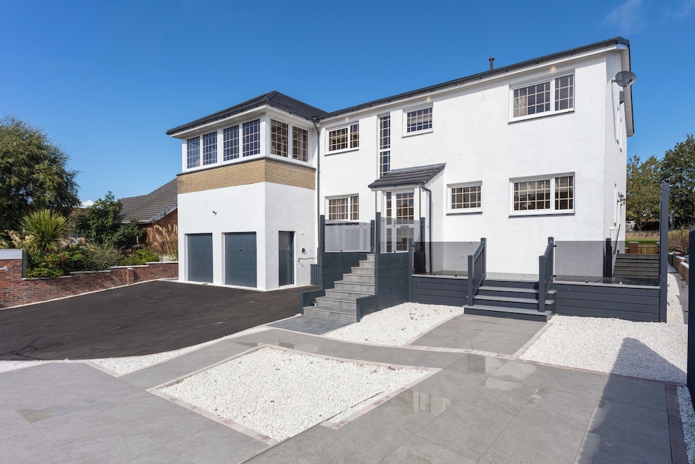 No.22 Shalloch House