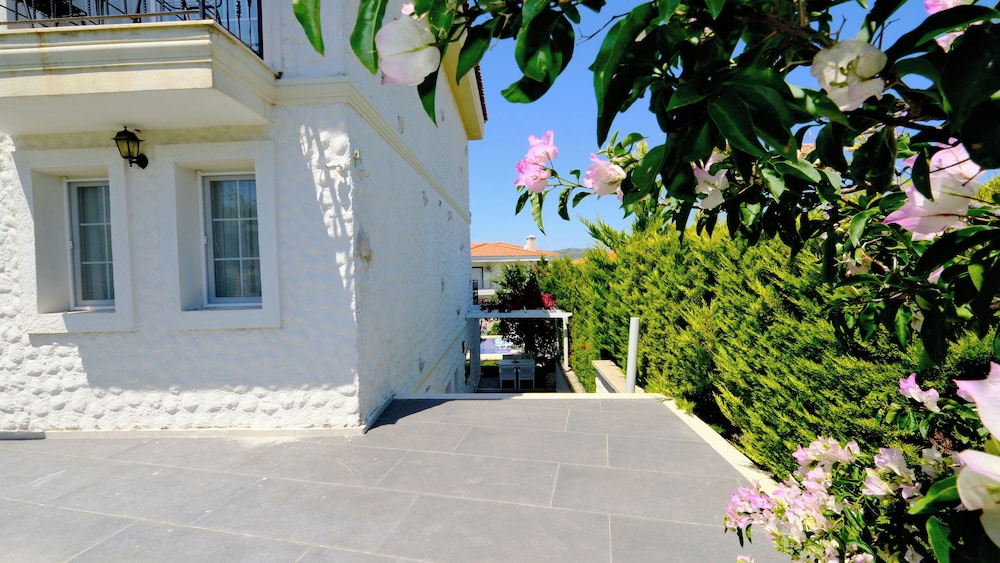 Lavinia Garden Alaçatı - Image 49