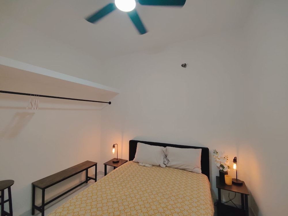Beautiful 3bed 2bath new Home With Pool in Town