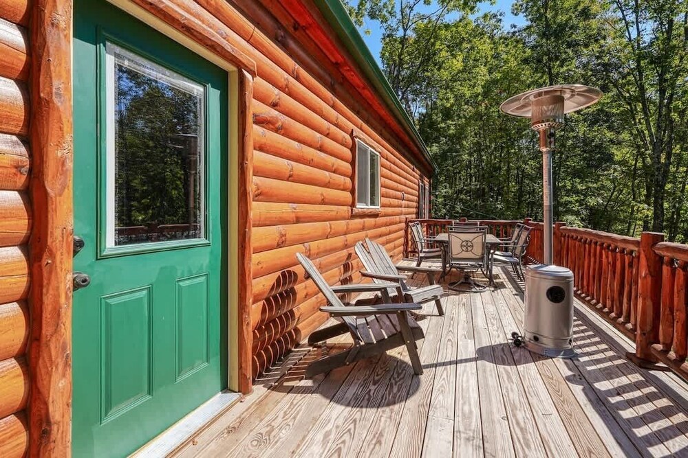 Seven Pines Cabin - Secluded in Hocking Hills