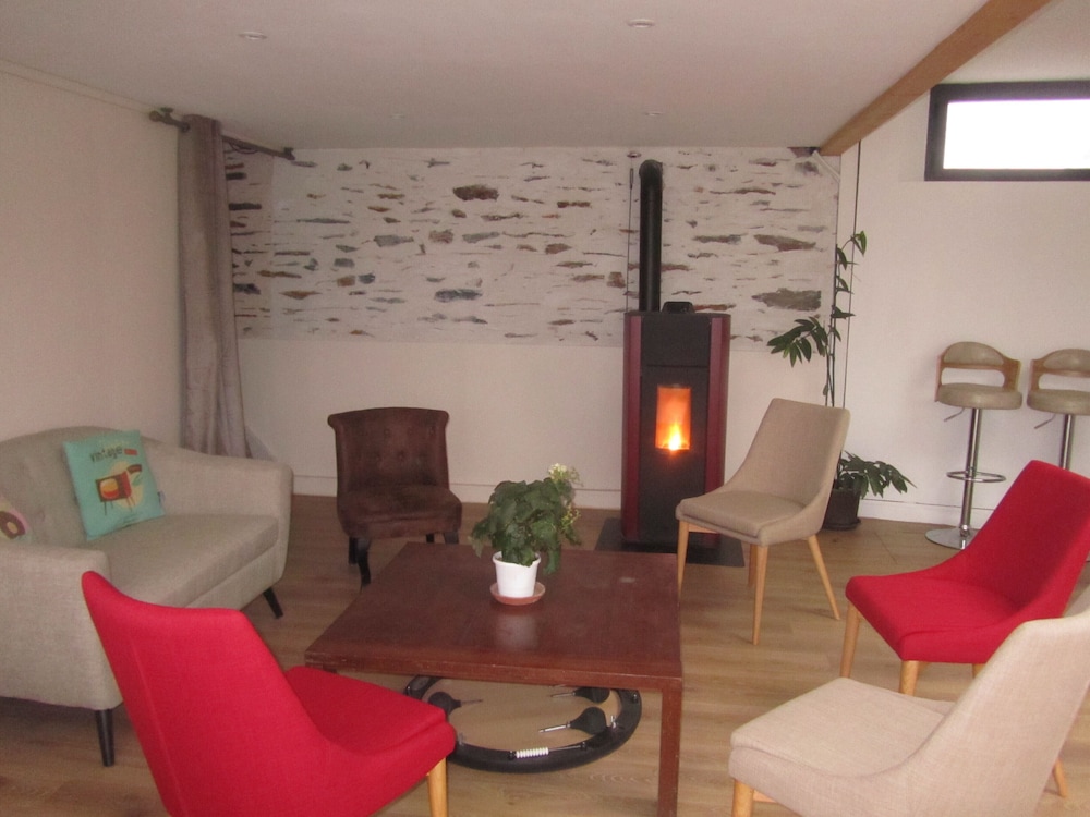 Chambres d'hotes La Petite Charnasserie view 2