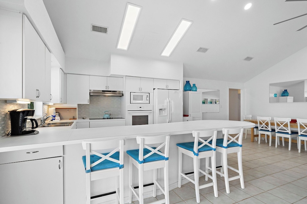 The Beach House by Ryson Vacation Rentals