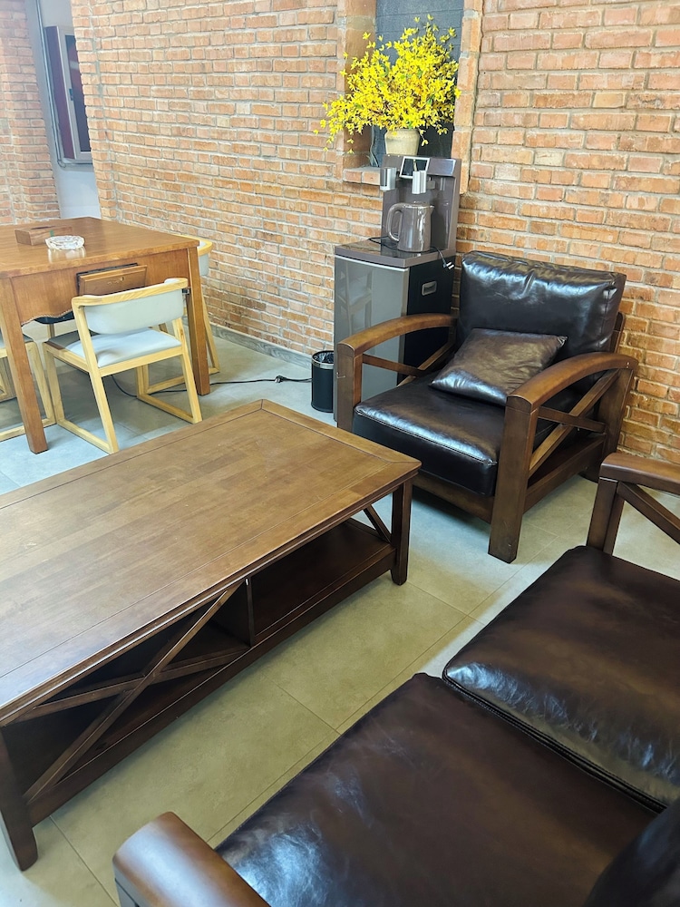 Qichi Waterfront B&B Hotel