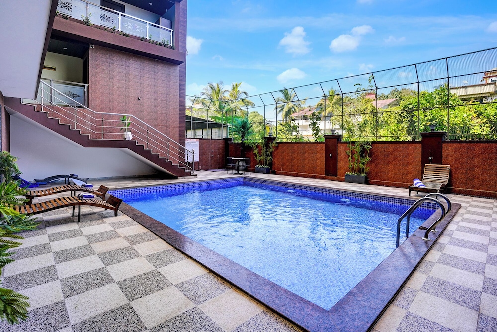 FabHotel Prime SN Blue