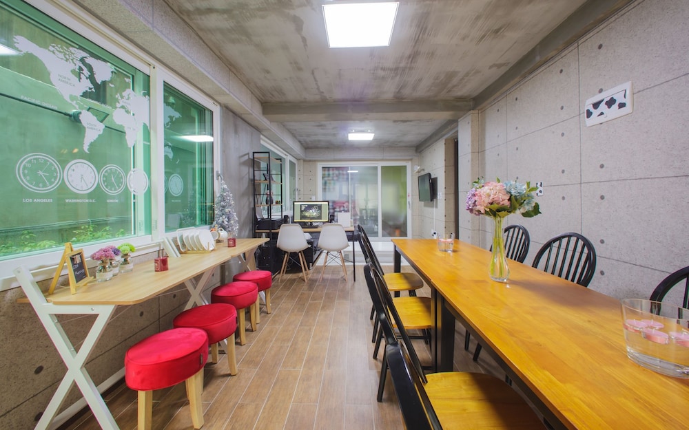 KW Hongdae Line Hostel