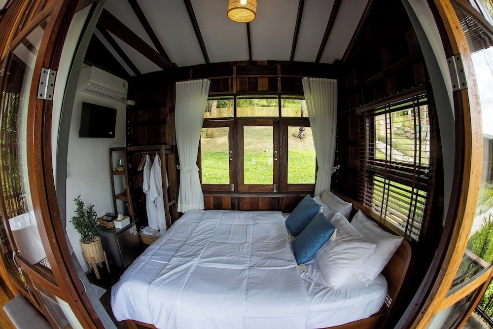 Baan Lhong View Lay