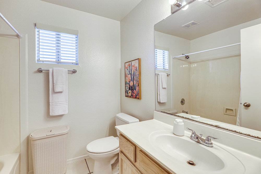 Swim w/ a View: Scenic Desert Retreat in Glendale