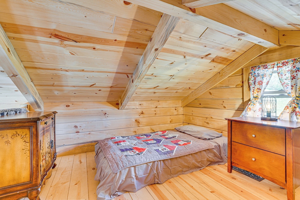 'fins & Flowers' Lewiston Cabin w/ Trout Fishing!