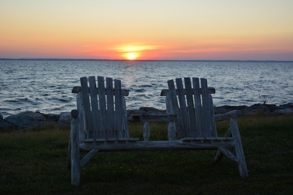 Black Walnut Point Inn