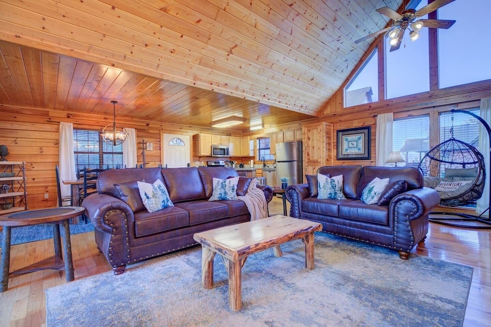 All Ya Need 4 Bedroom Cabin