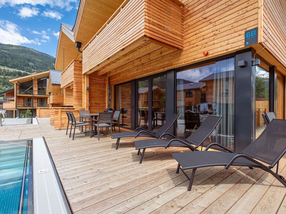 Attractive Holiday Home With Pool