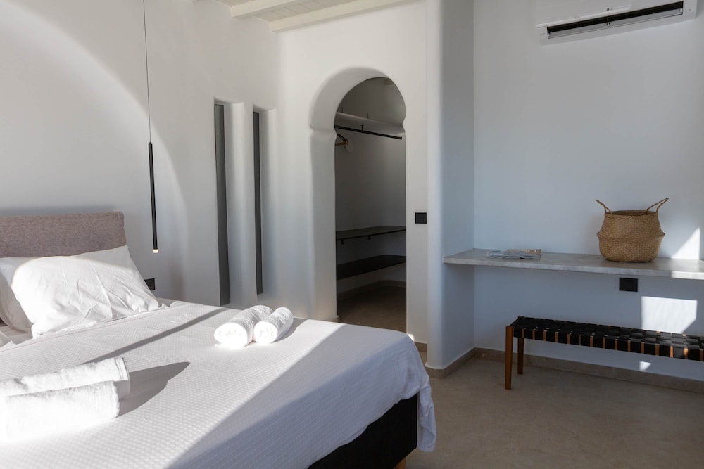 Amaze Mykonos Luxury Seaview Retreat