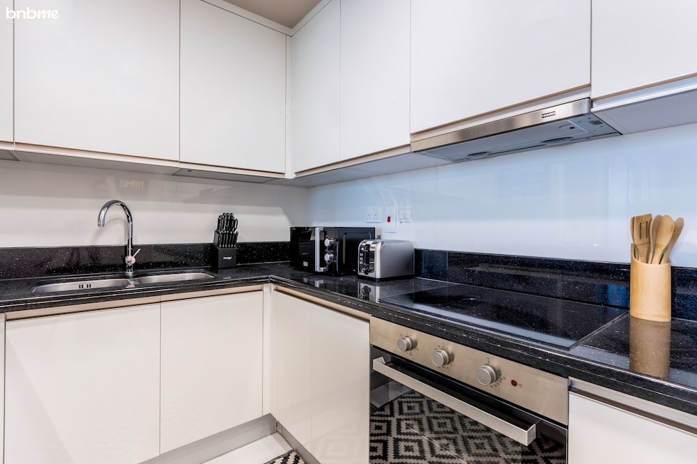 2B-Amna Tower - 4406 by bnbme homes
