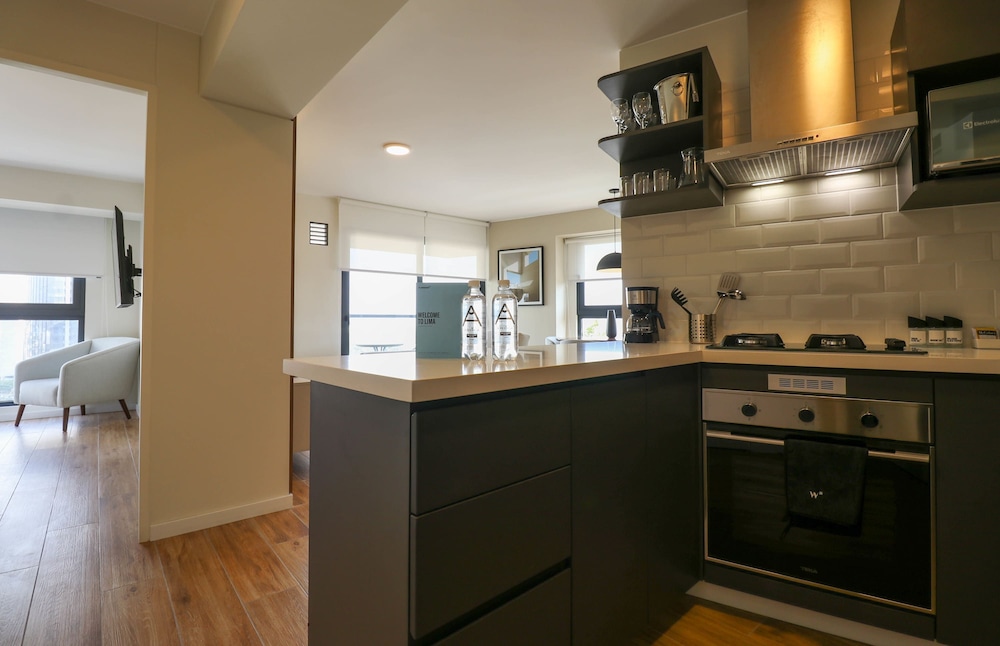 w Elegant 2BR With Balcony in San Isidro