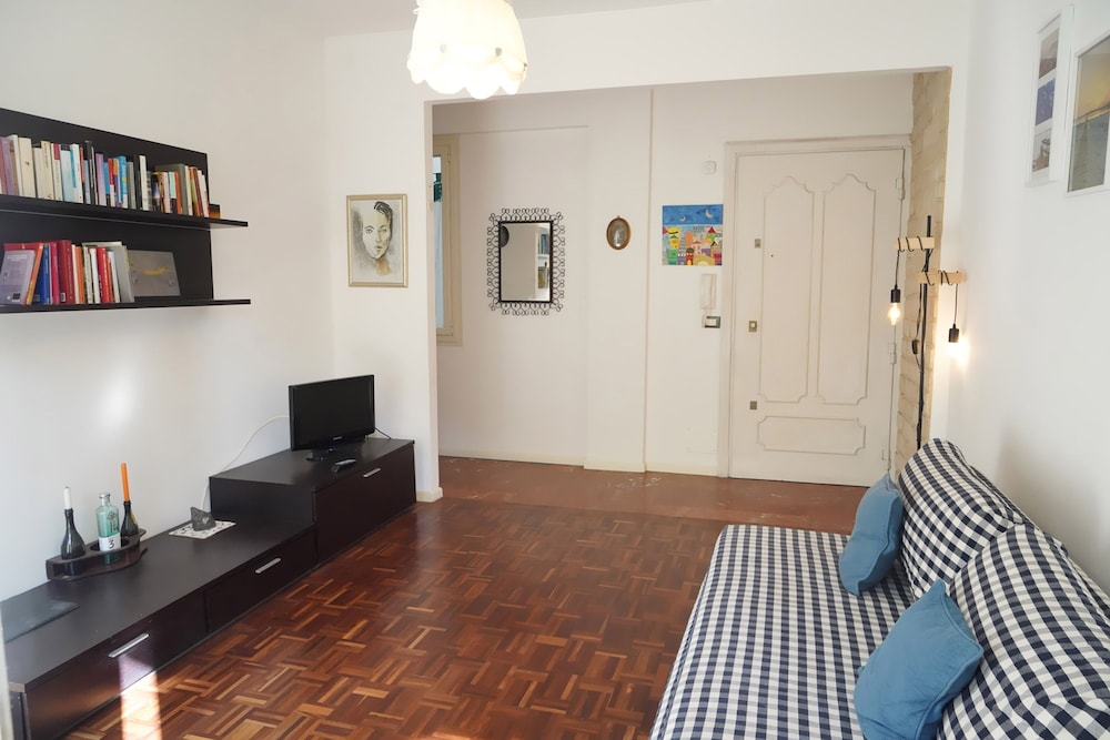 Balcony Flat Near the Center by Wonderful Italy