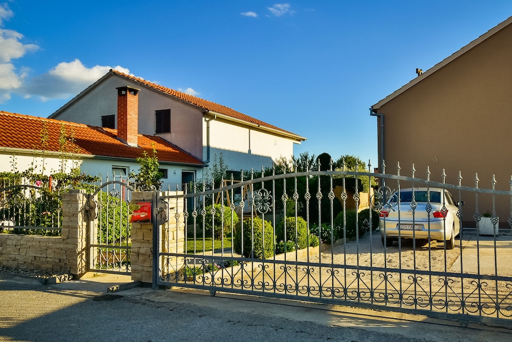 Photo 6