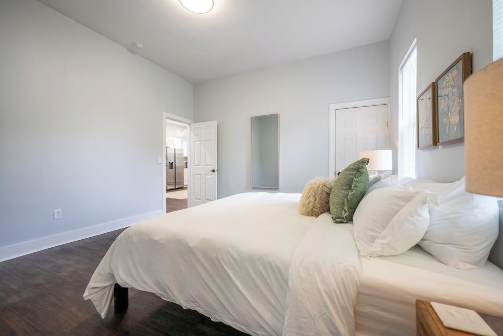 Spacious 5-Bedroom Blue Bungalow