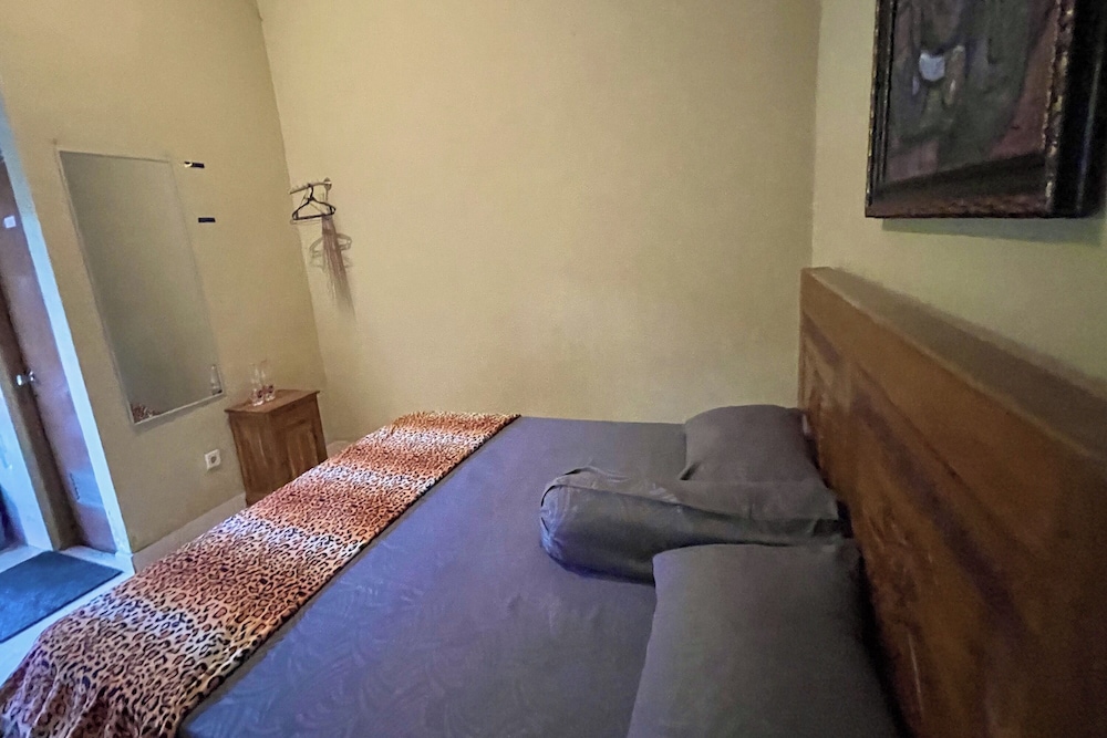 Mongan Homestay Beside The Belulang Hot Spring