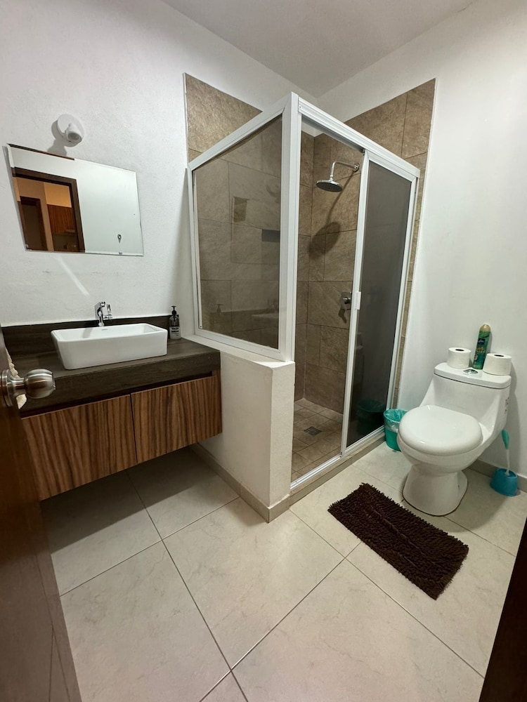 Cambria Versalles by Tovigo Rentals