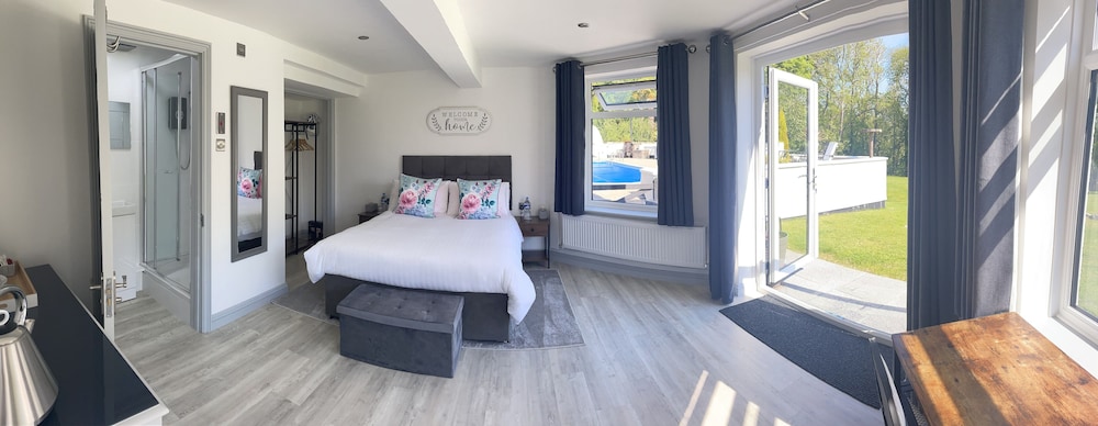 Stunning, Contemporary 1 Bedroom En-suite Annexe view 2
