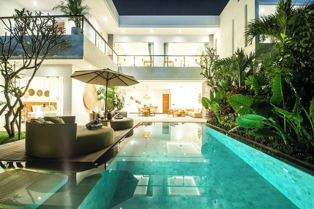 Brand New 4br Villa 400 to Finns Canggu
