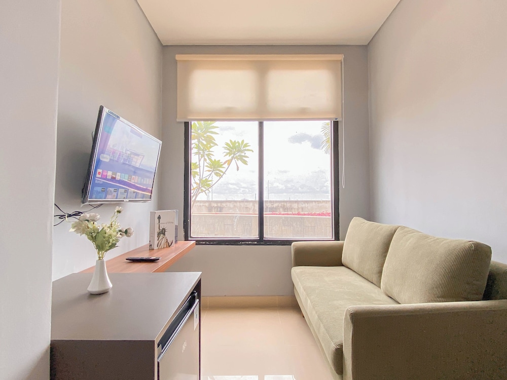 Minimalist and Cozy Living 2BR Pollux Chadstone Apartment