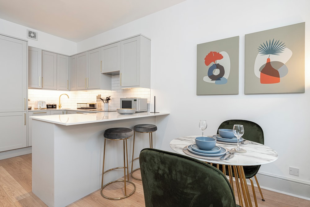 JOIVY Stylish 1 bed flats in Soho