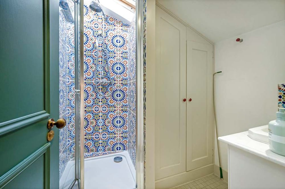 The Chelsea Flower 2 bed -by Out of Office Lifestyle