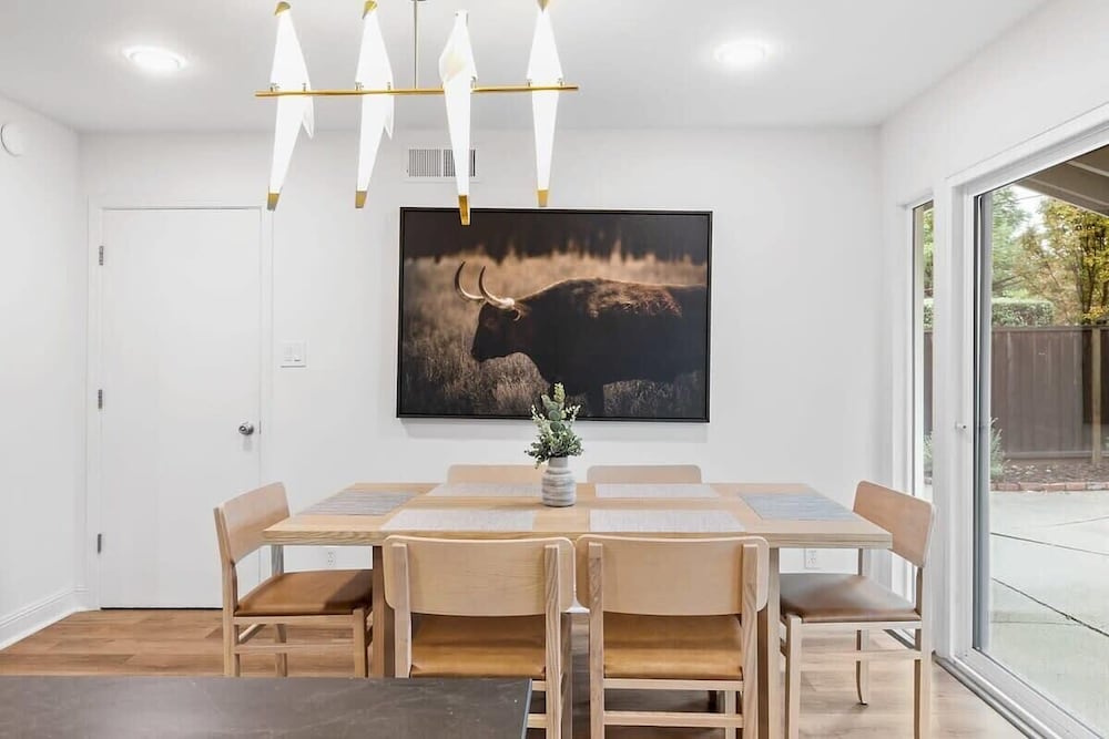 @ Marbella Lane - Modern 3broasis in Siliconvalley