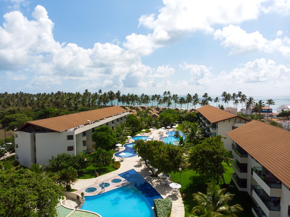 Flats no Carneiros Beach Resort