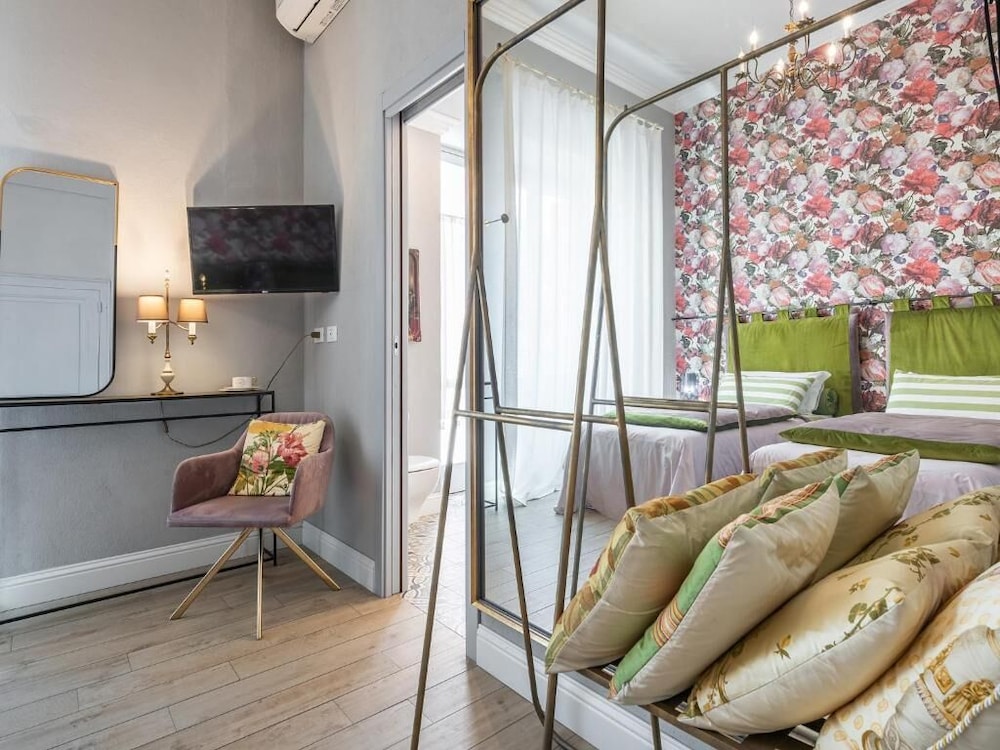 GUESTHOUSE 73