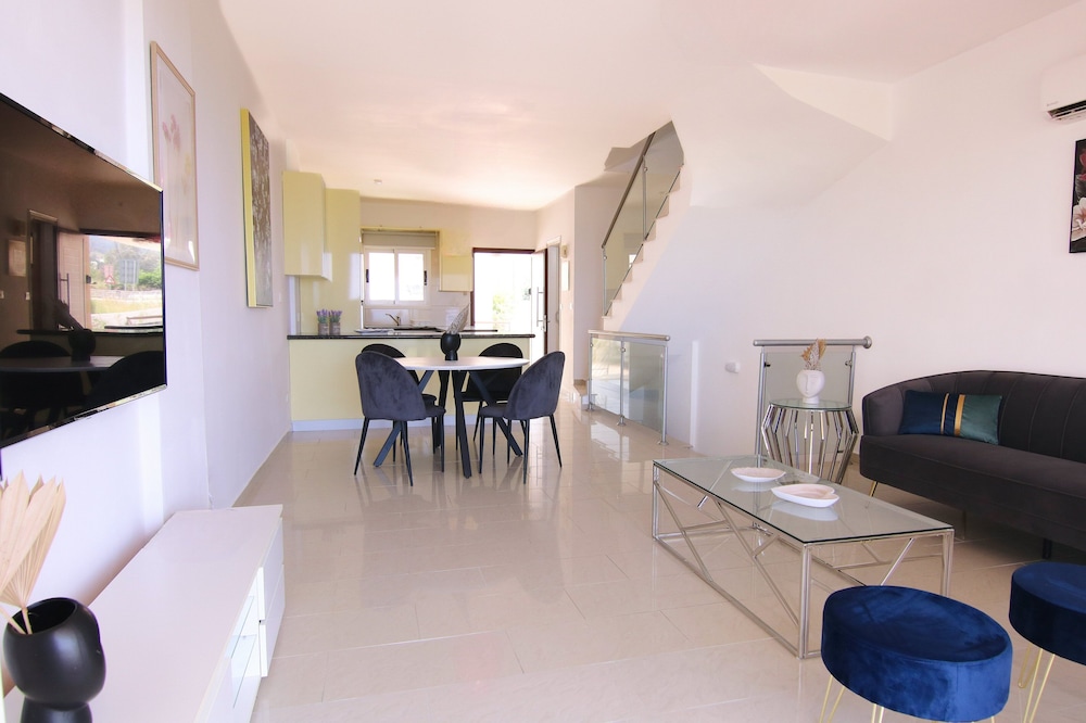 Phaedrus Living Beachfront Villa Riva