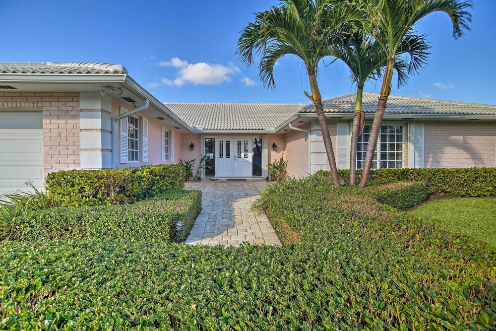 Riviera Beach Home w/ Pool - Walk to Beaches! view 4