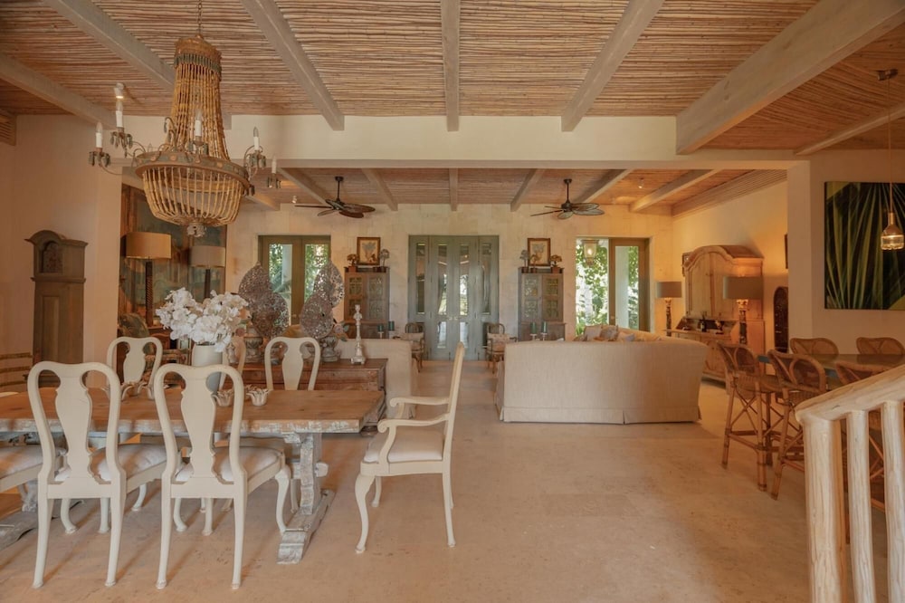 One-of-a-kind Villa With Open Spaces and Amazing Views in Luxury Beach Resort view 4