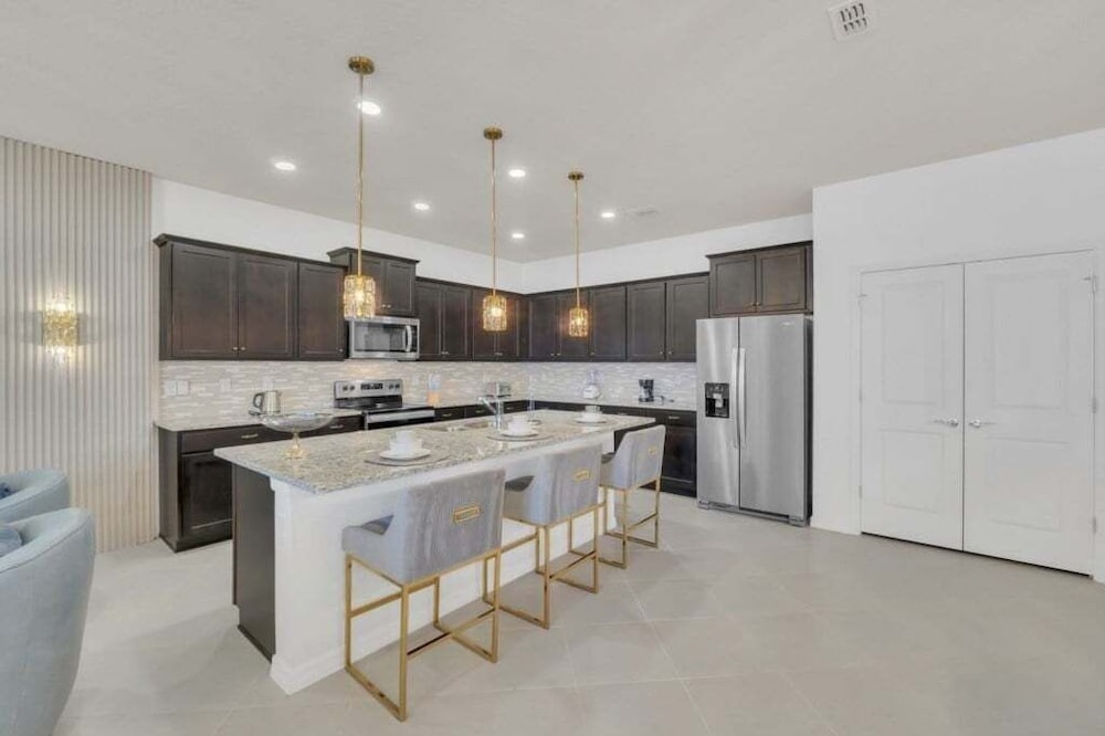 10 Bed 8 Bath Villa Gamesroom & Pool 16284saint 10 Bedroom Villa