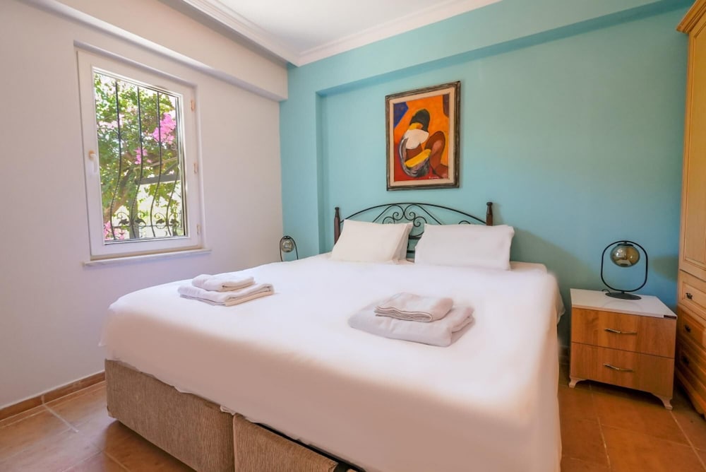 Peaceful Flat With Shared Pool in Camyuva Kemer view 2