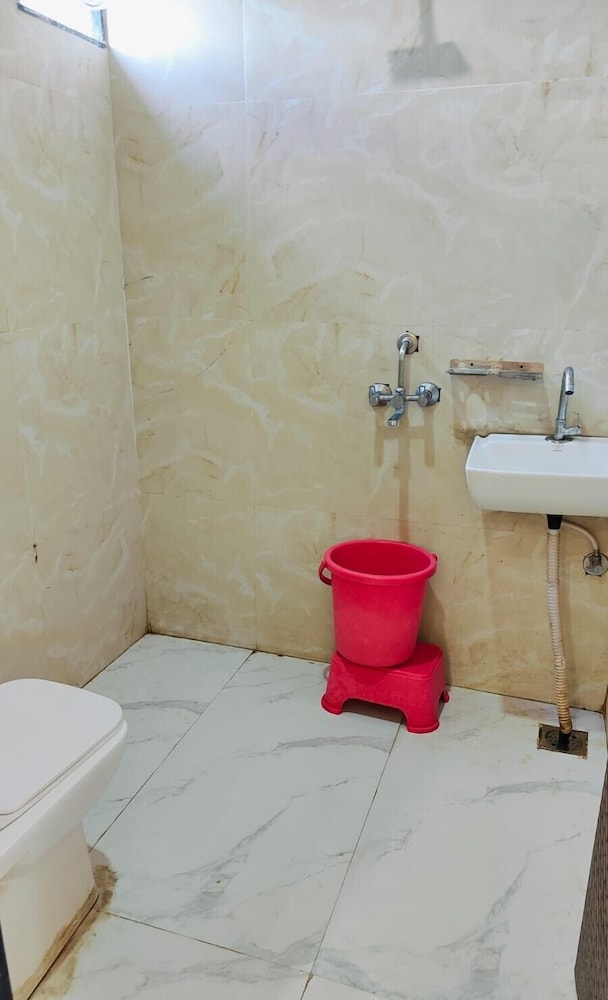 Ram Basant Hotel & Resturant