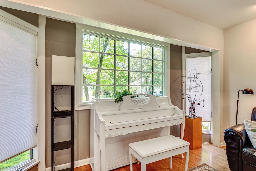 1 Mi to Campus: Princeton Home w/ Furnished Deck