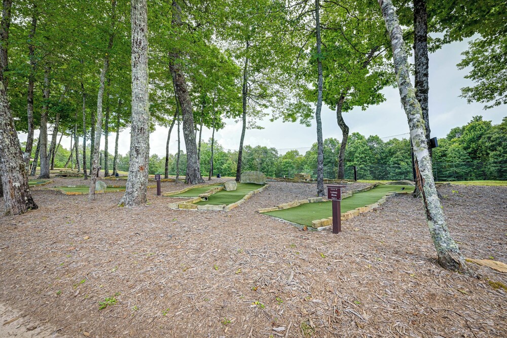 Chinquapin Escape: Resort Perks, By Lake Glenville