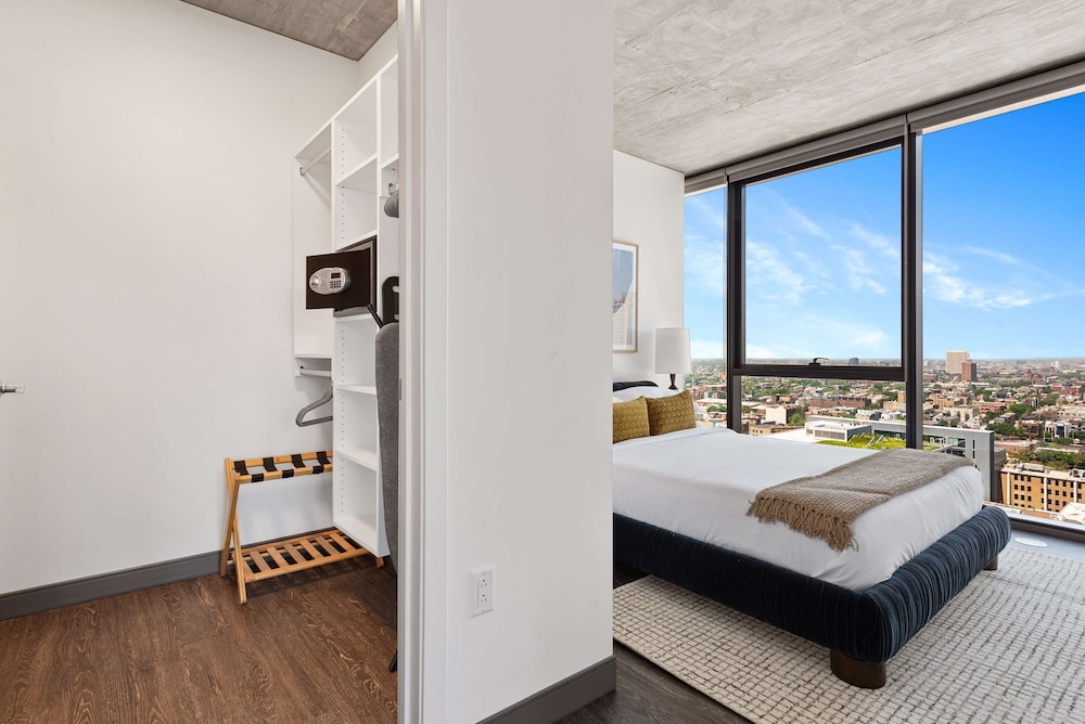 Cloud9 4apt in Building Fultonmkt The Cubist