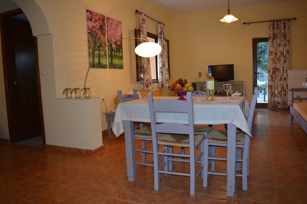 Elianthos Villa