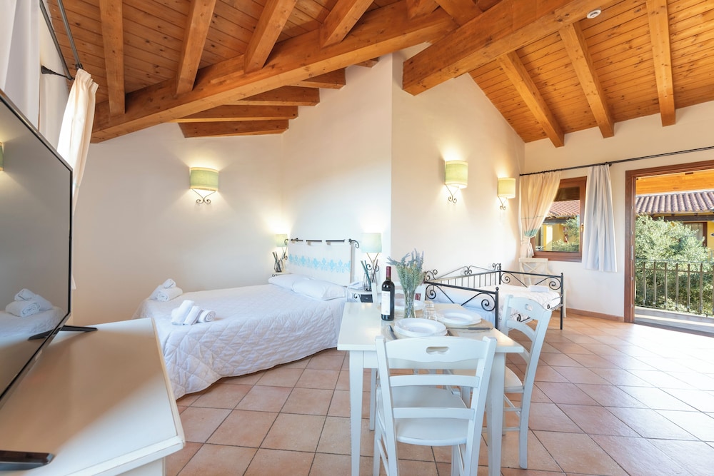 Il Mirto Appartamenti, Ac e Wifi, Gallura