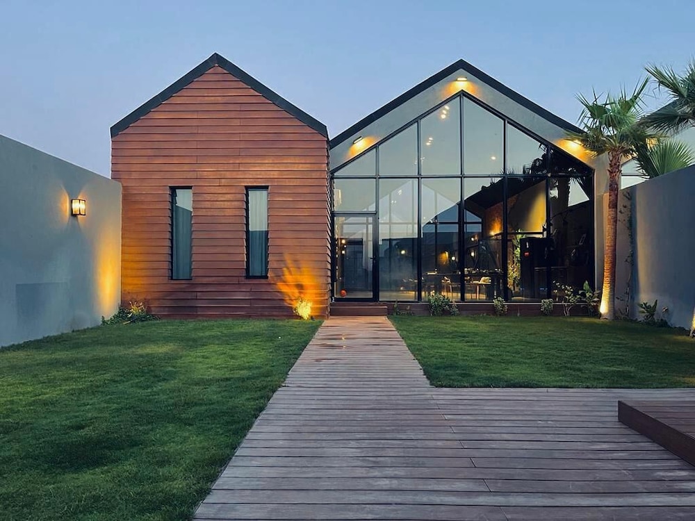 cottage chalet