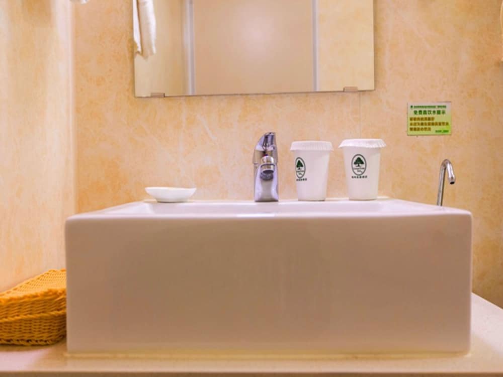 GreenTree Inn Xuzhou High Speed Railway Zhanqian Square Hotel