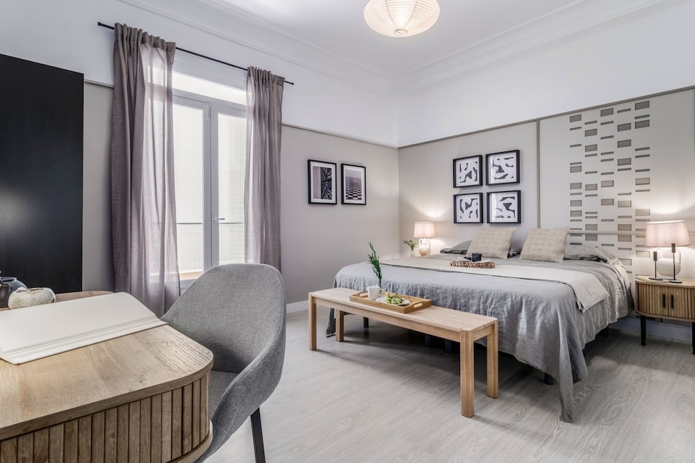 Paz - 4 Bedrooms and Terrace in Castellana