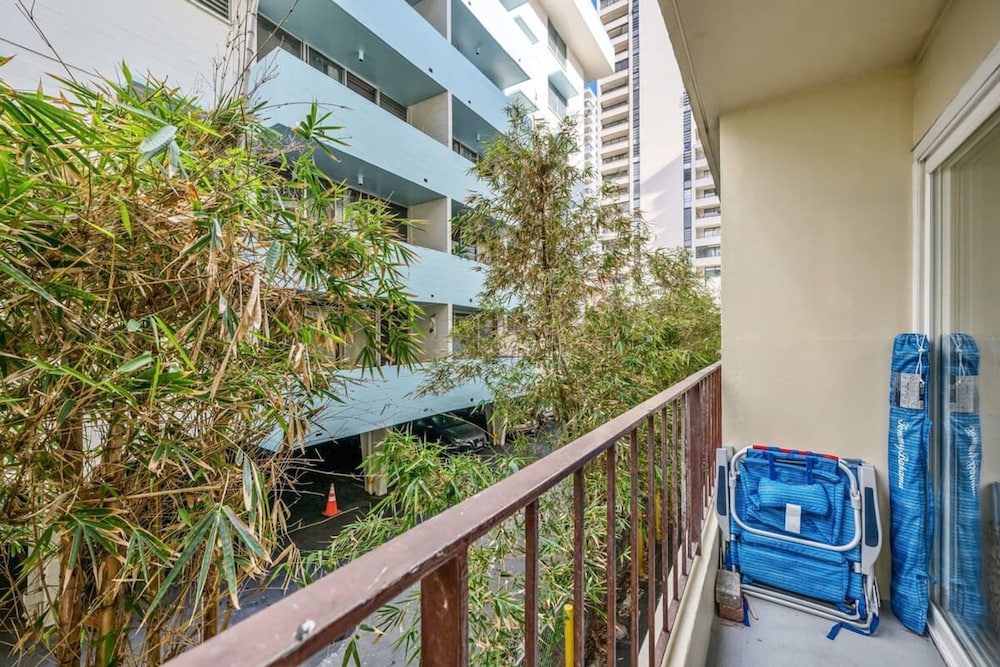 Two-bedroom Apartment With a Sunny Patio