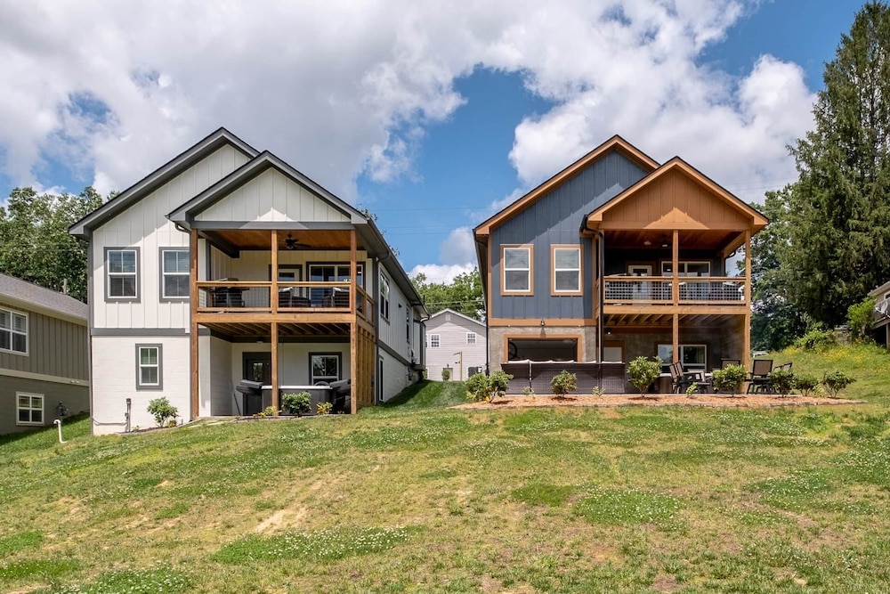 Downtown Brevard Retreat &Cyclists Dream